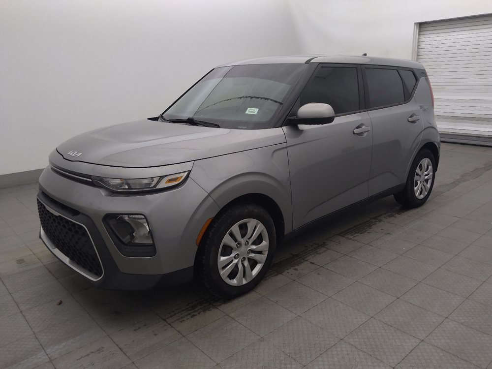 Used 2022 Kia Soul LX FWD image 2