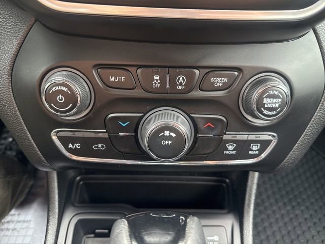 Certified 2021 Jeep Cherokee Latitude Plus image 19