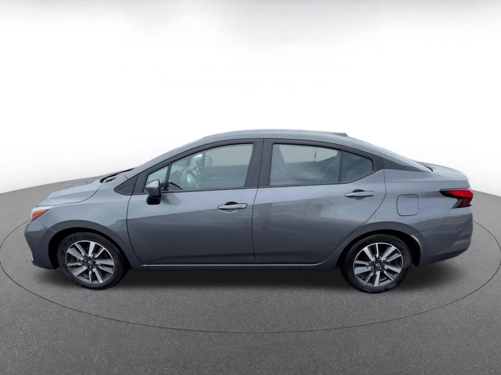 Used 2025 Nissan Versa SV image 8