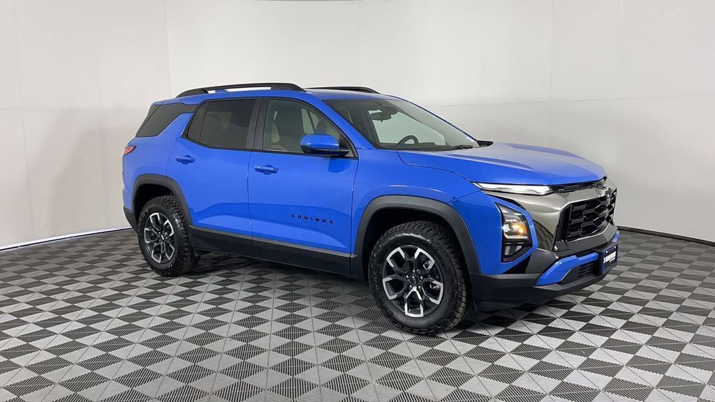 New 2025 Chevrolet Equinox ACTIV image 2