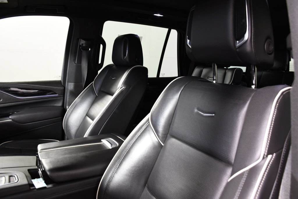 Used 2021 Cadillac Escalade Sport w/ Driver Assist Tech Package AWD/4WD image 17