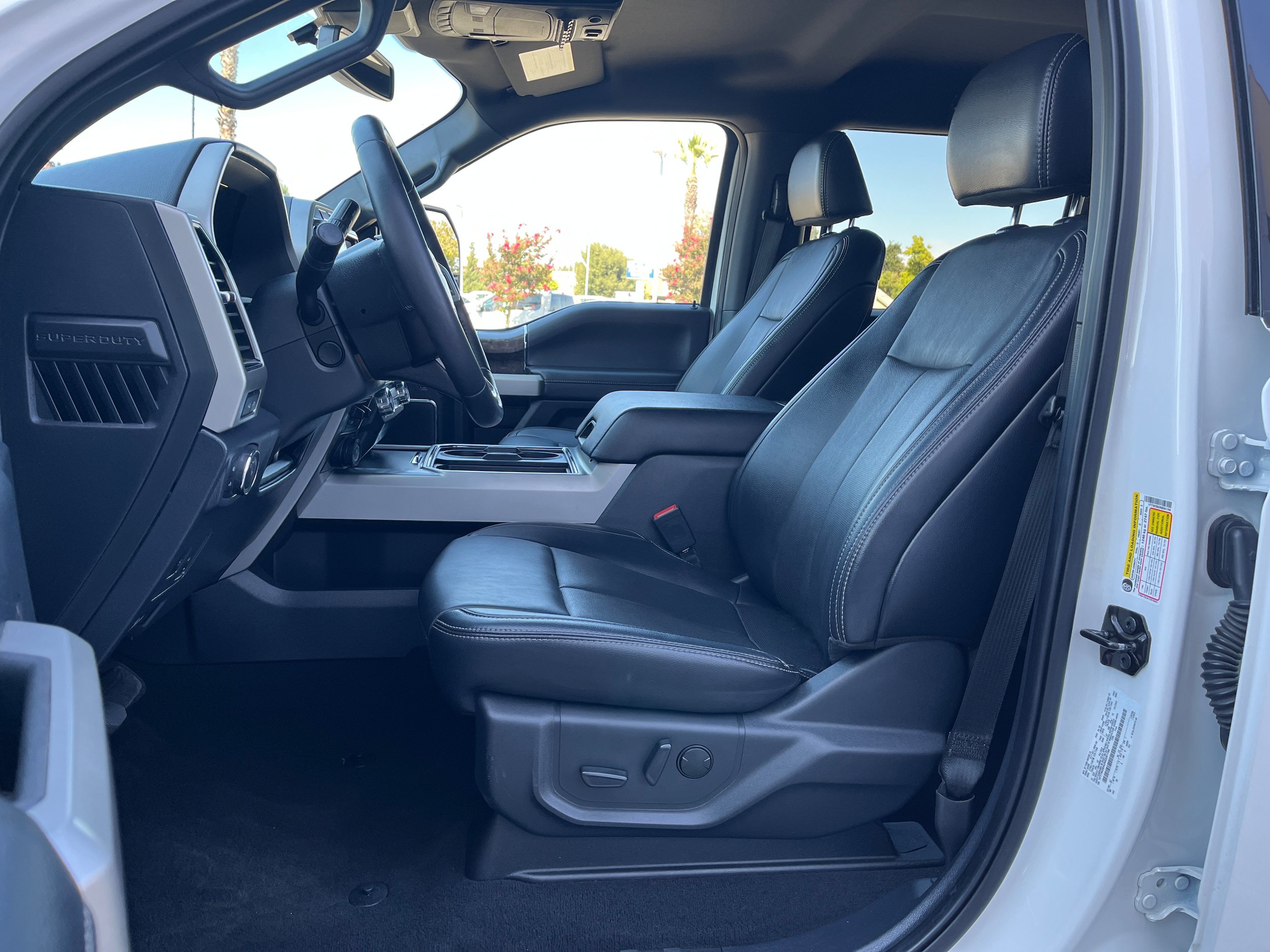 Used 2022 Ford F250 Lariat w/ Tremor Off-Road Package AWD/4WD image 5