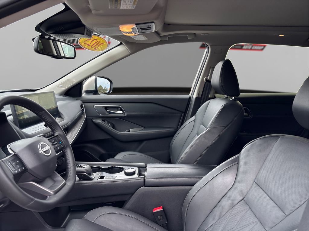 Certified 2025 Nissan Rogue Platinum image 9