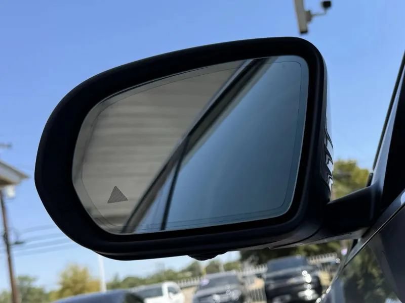 Used 2022 Mercedes-Benz GLC 300 w/ Premium Package Lite image 10
