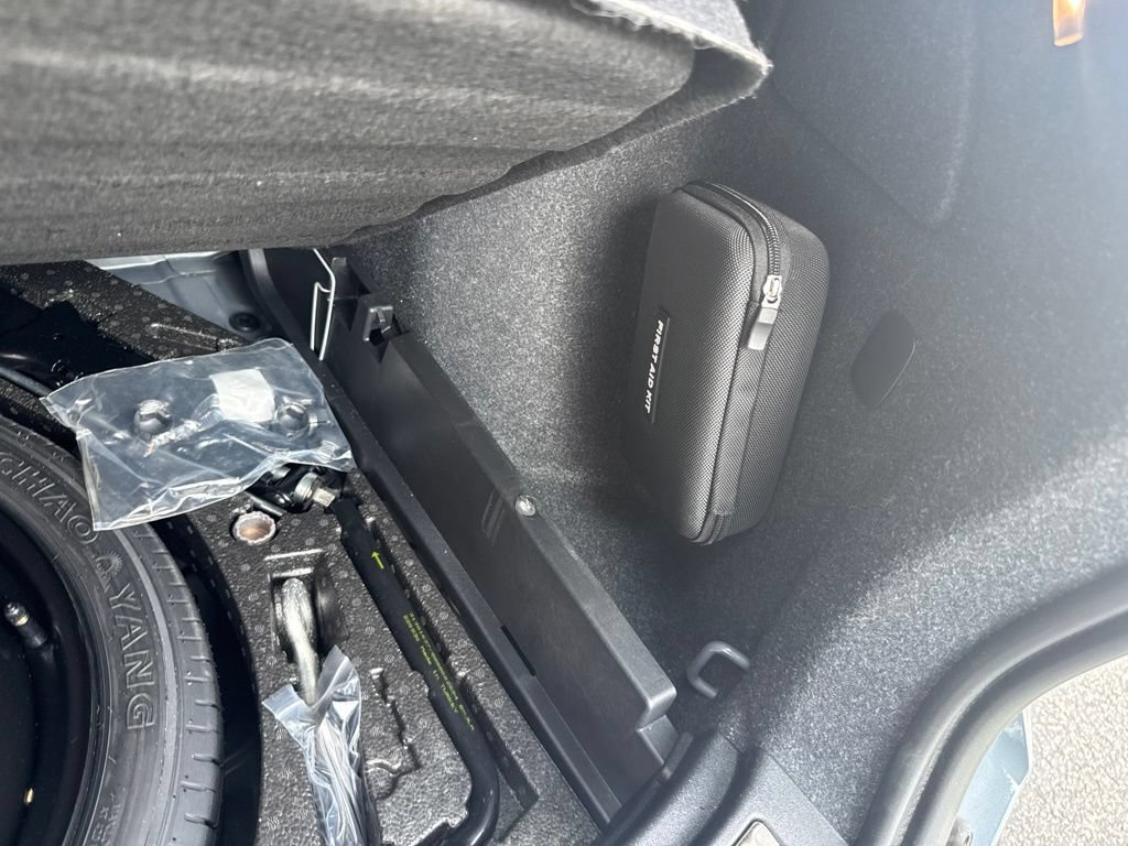 Used 2023 Volvo XC40 B5 Plus AWD/4WD image 58
