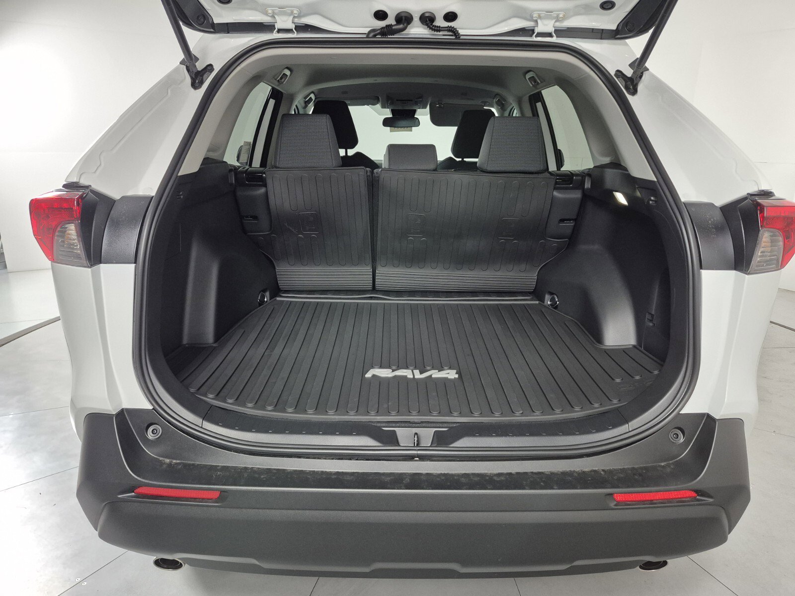 New 2025 Toyota RAV4 LE image 5