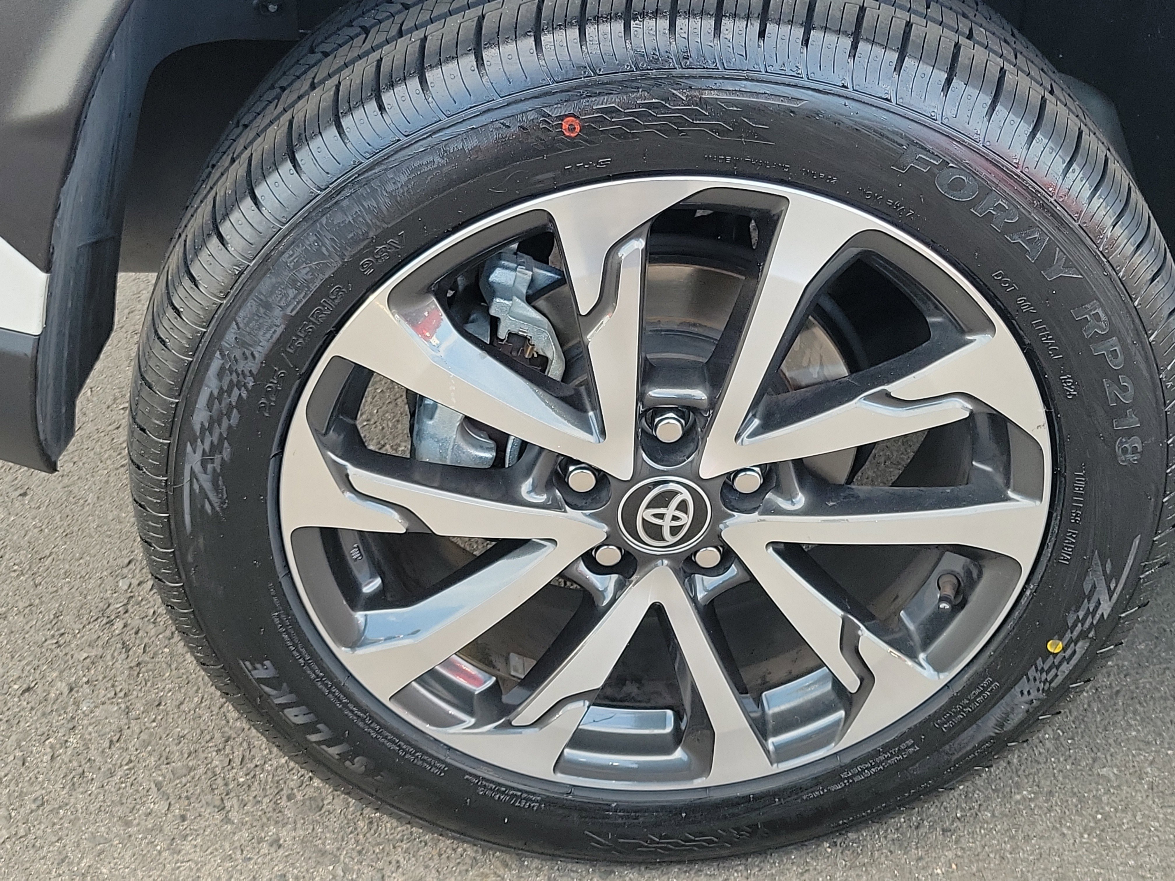 Used 2023 Toyota Corolla Cross XLE image 24