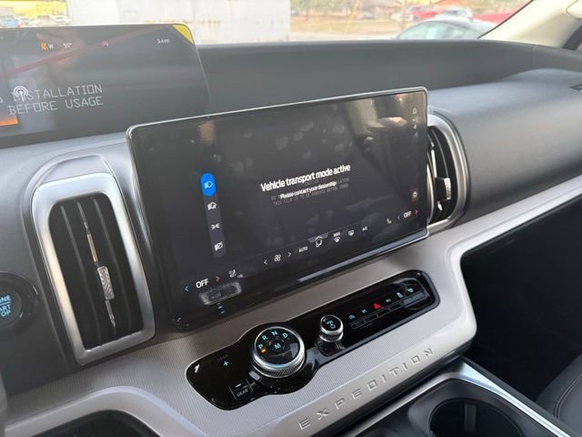 New 2025 Ford Expedition Active image 14