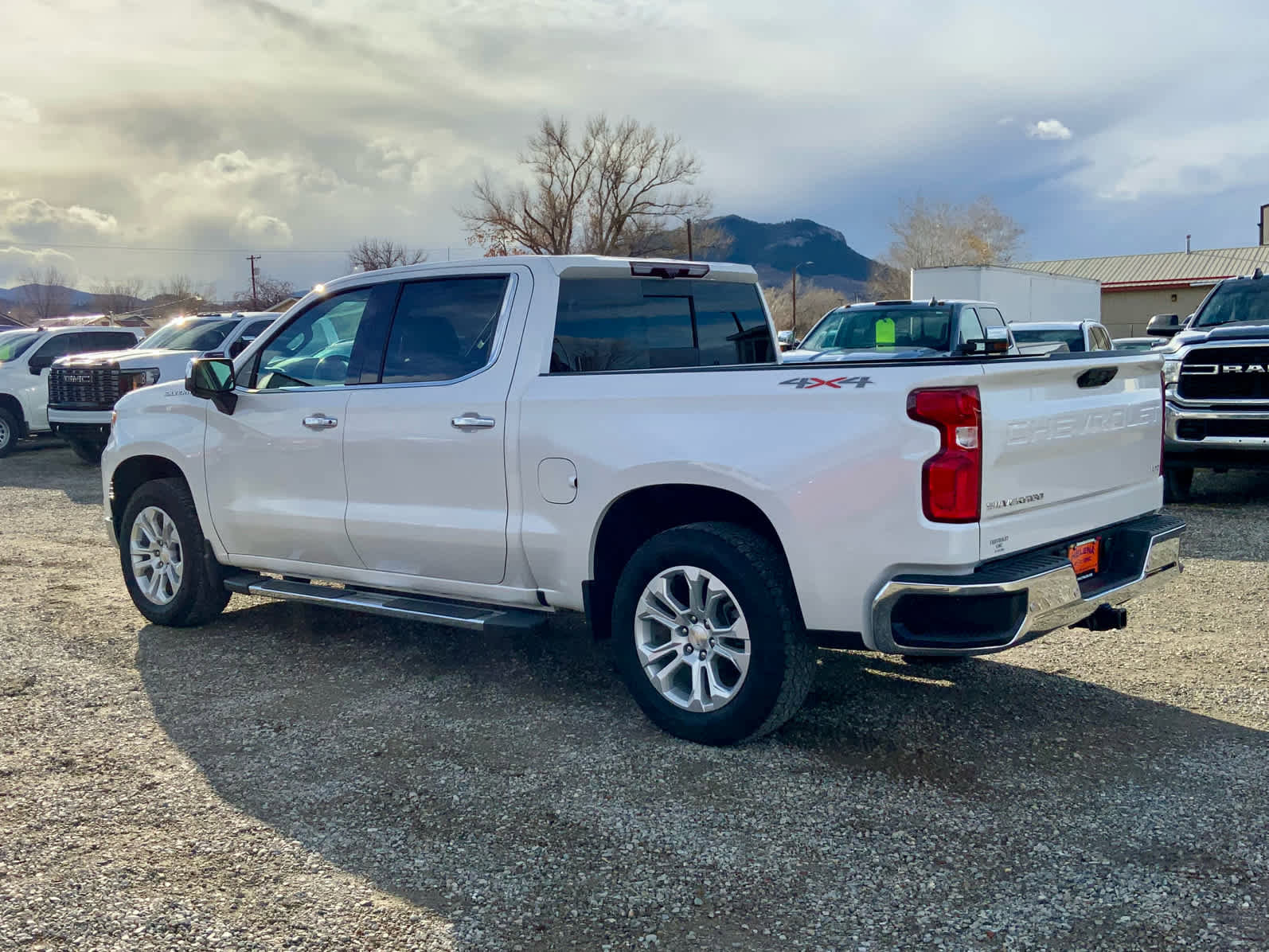 Used 2022 Chevrolet Silverado 1500 LTZ w/ LTZ Premium Package image 3