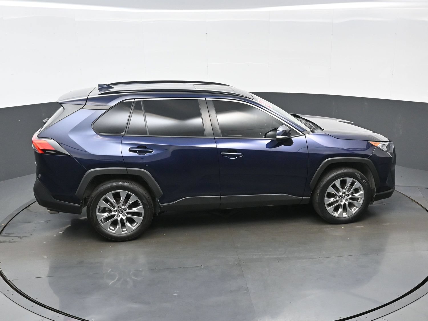 Used 2020 Toyota RAV4 XLE Premium FWD image 41
