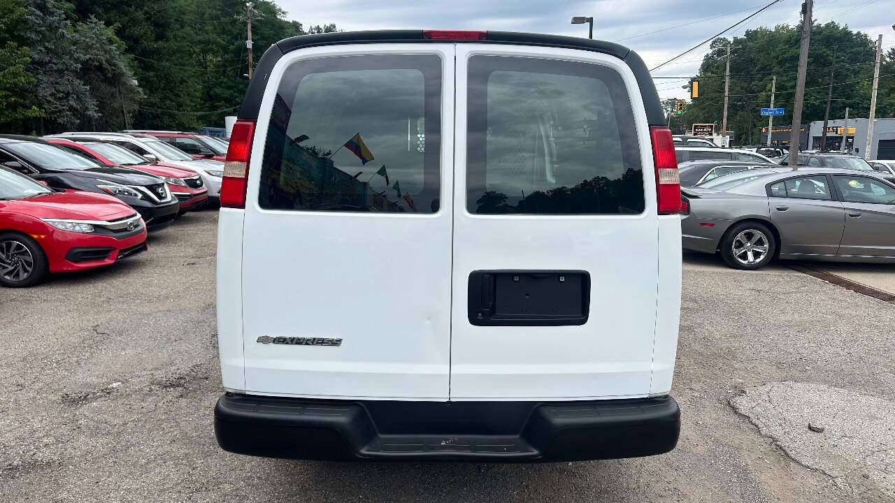 Used 2008 Chevrolet Express 2500 RWD image 5
