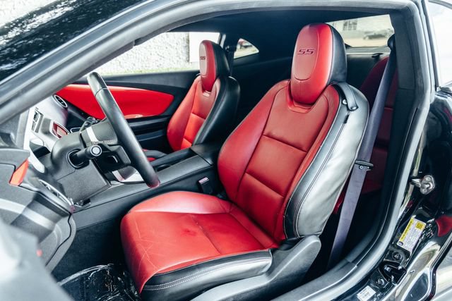 Used 2010 Chevrolet Camaro SS w/ LPO, Ground Effects Package RWD image 6