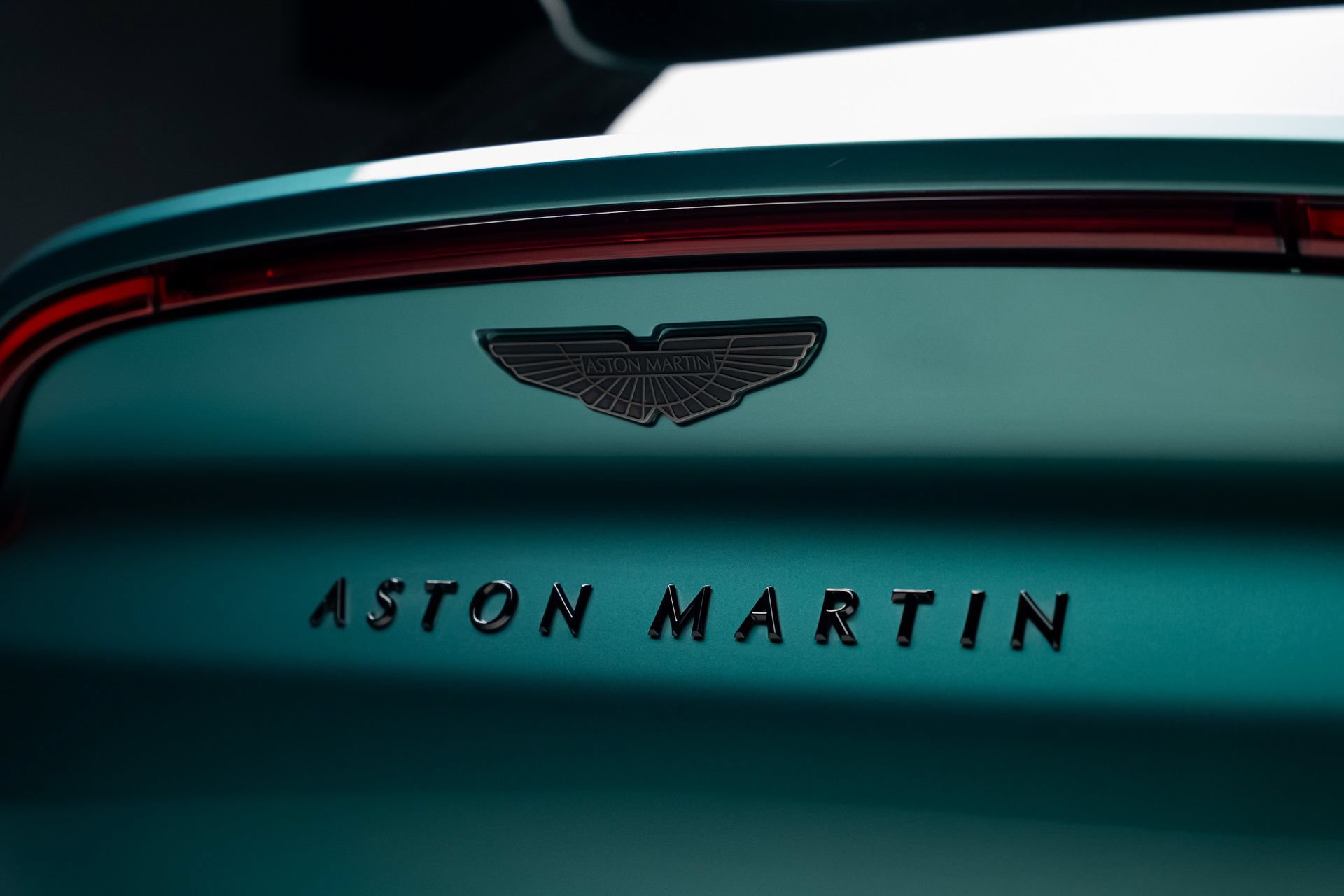 Used 2023 Aston Martin DBX AWD/4WD image 29