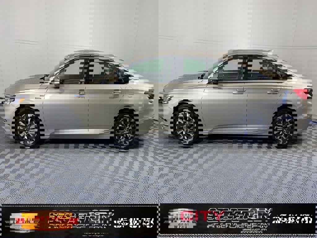 Used 2019 Honda Accord Touring image 4