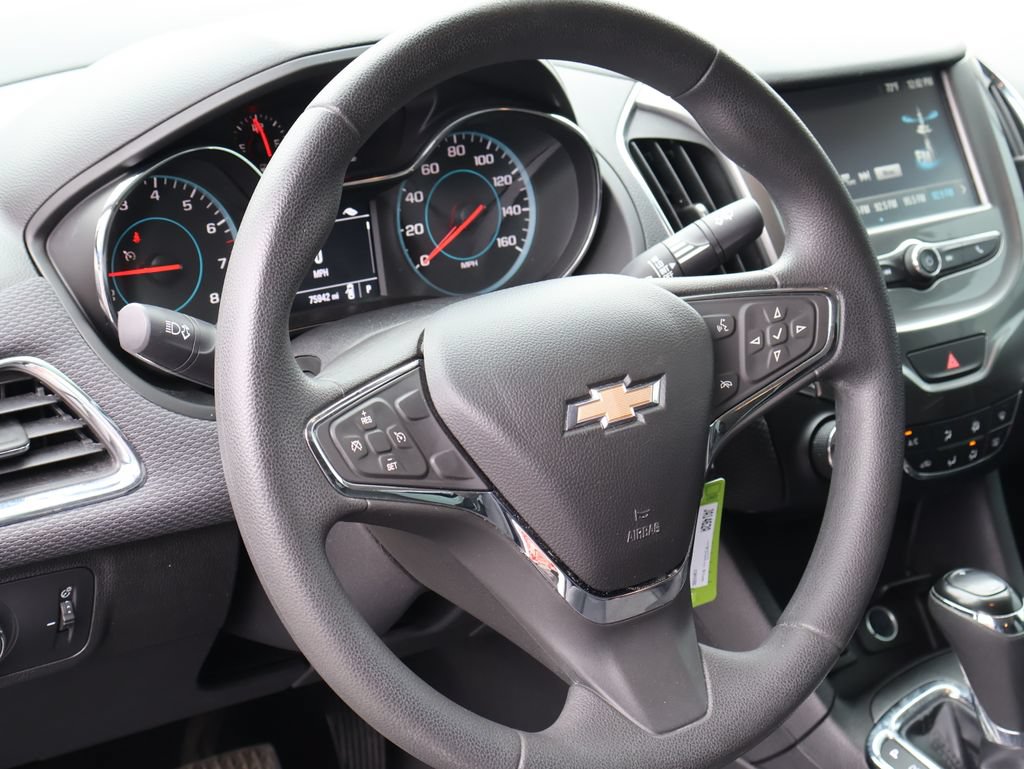 Used 2018 Chevrolet Cruze LT FWD image 23