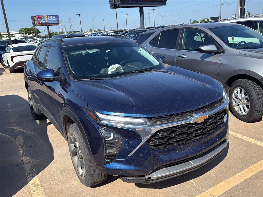Used 2024 Chevrolet Trax LT w/ Driver Confidence Package FWD video 1