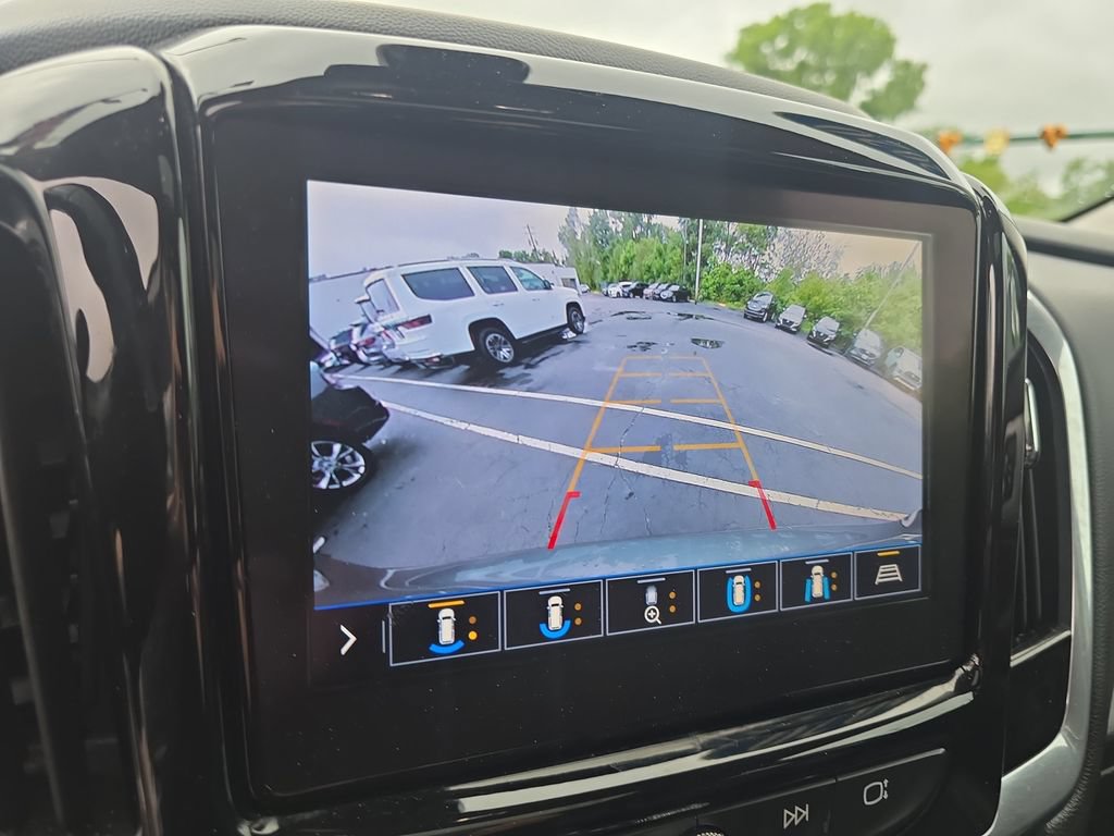 Used 2020 Chevrolet Traverse LT w/ LT Premium Package FWD image 22