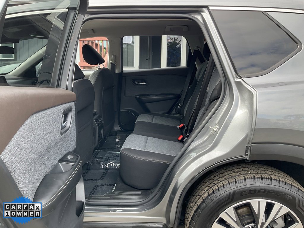 Used 2021 Nissan Rogue SV image 24