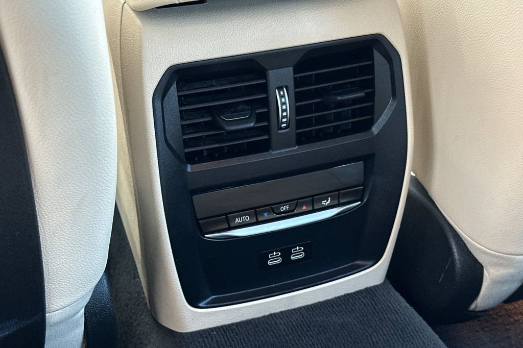 Used 2023 BMW i4 eDrive40 w/ M Sport Package image 13