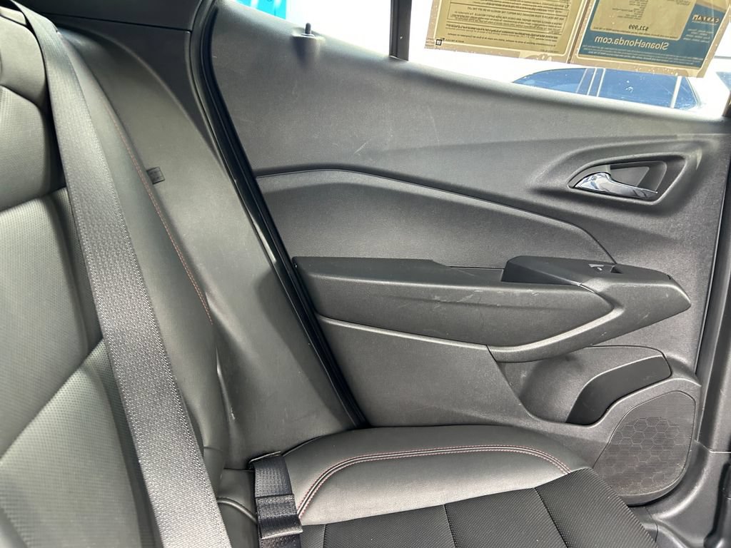 Used 2024 Chevrolet Trax RS w/ Sunroof Package FWD image 21