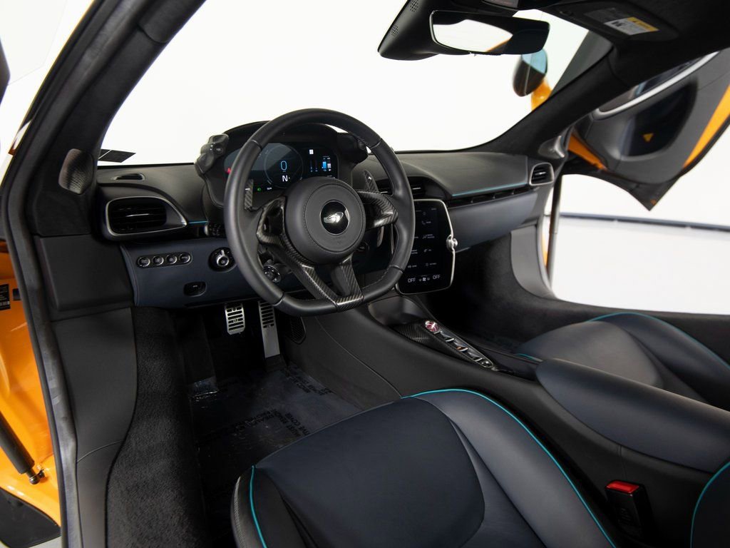 Used 2023 McLaren Artura image 14