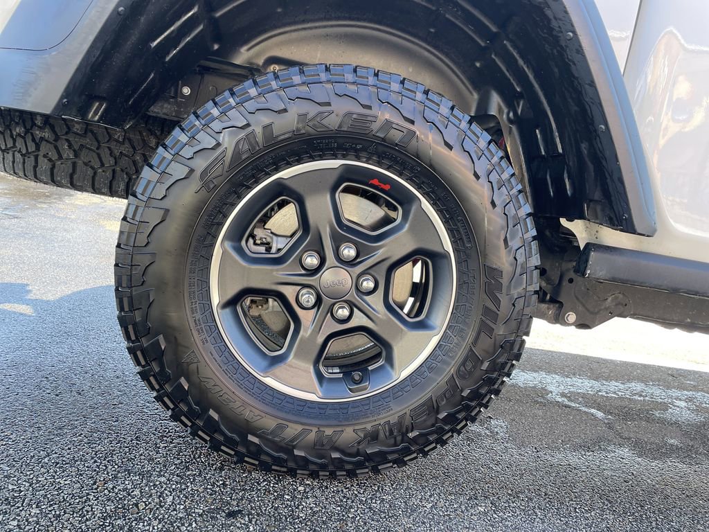 Certified 2023 Jeep Gladiator Rubicon w/ Cold Weather Group image 9