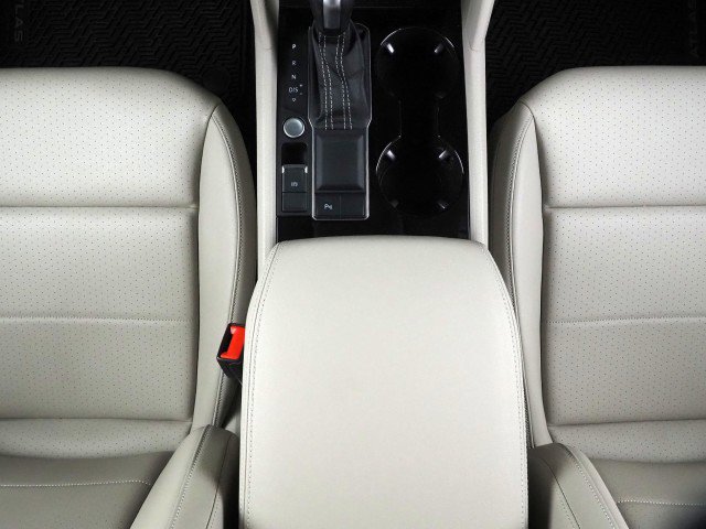 Used 2023 Volkswagen Atlas SE w/ Technology Package image 23