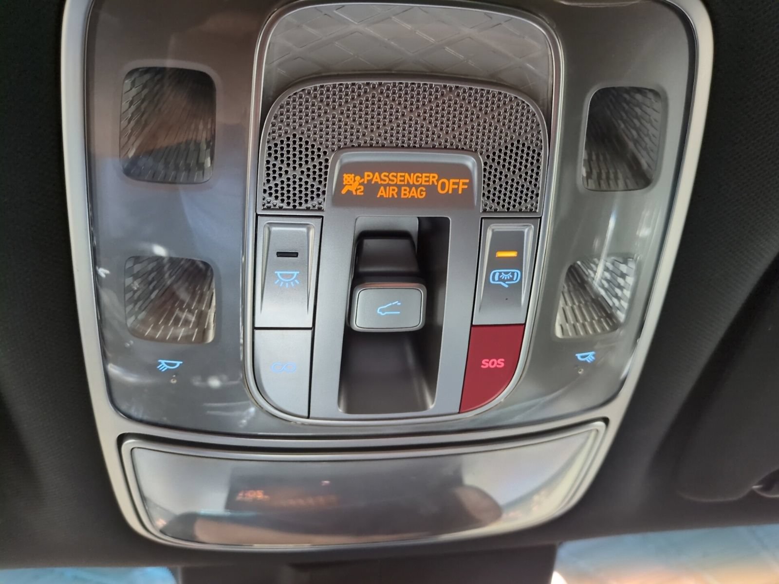 Certified 2025 Genesis GV70 3.5T Sport AWD/4WD image 27