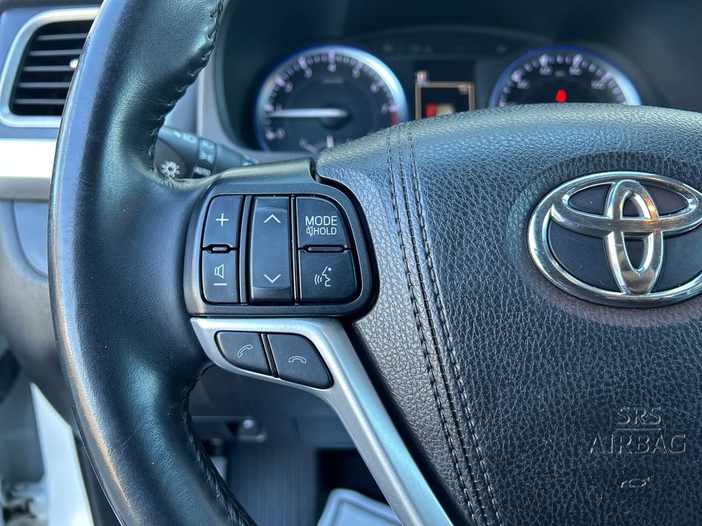 Used 2019 Toyota Highlander XLE image 14