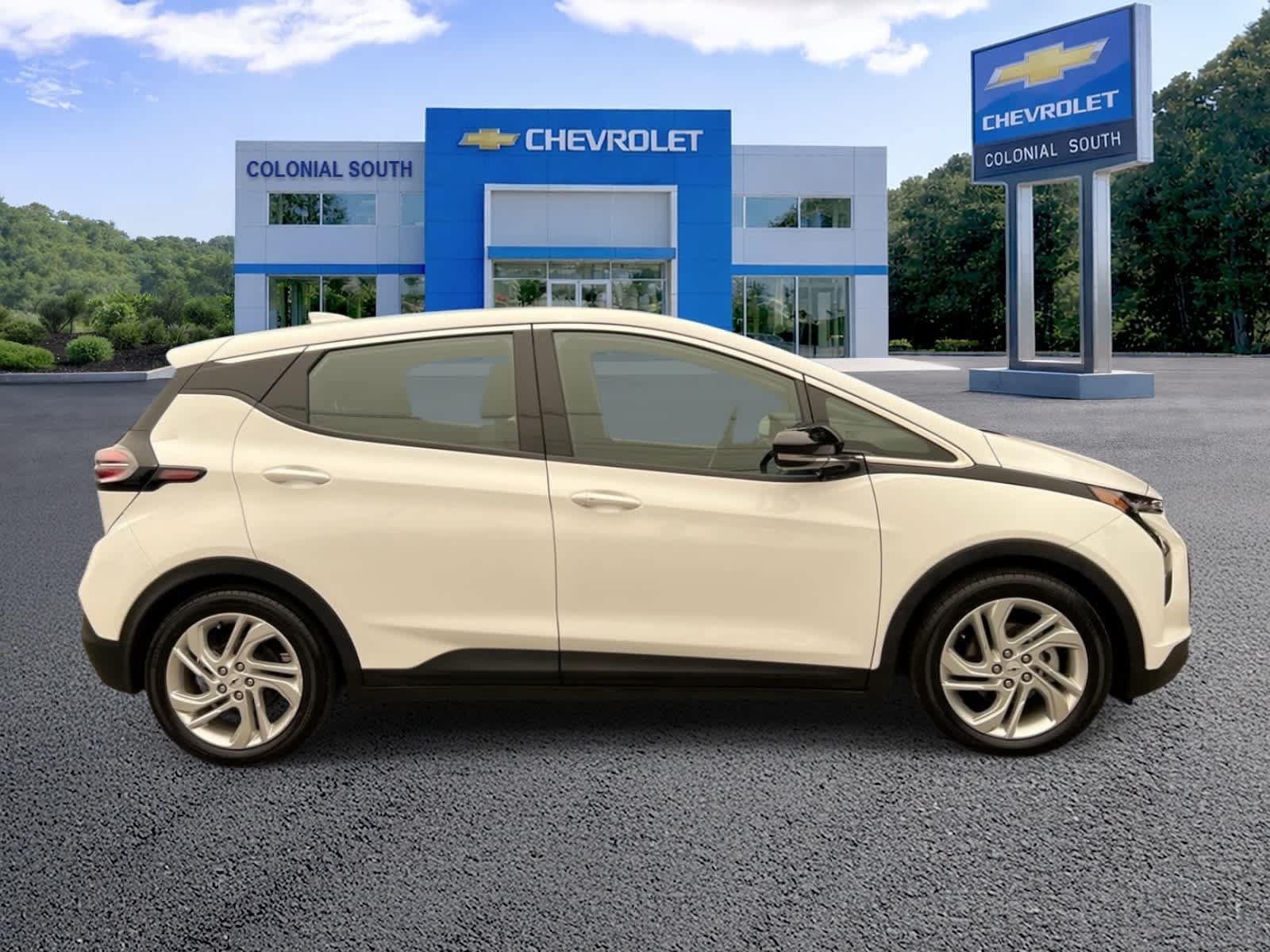 Certified 2023 Chevrolet Bolt LT w/ Driver Confidence Package FWD image 7