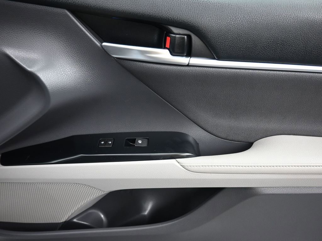 Used 2019 Toyota Camry XLE FWD image 39