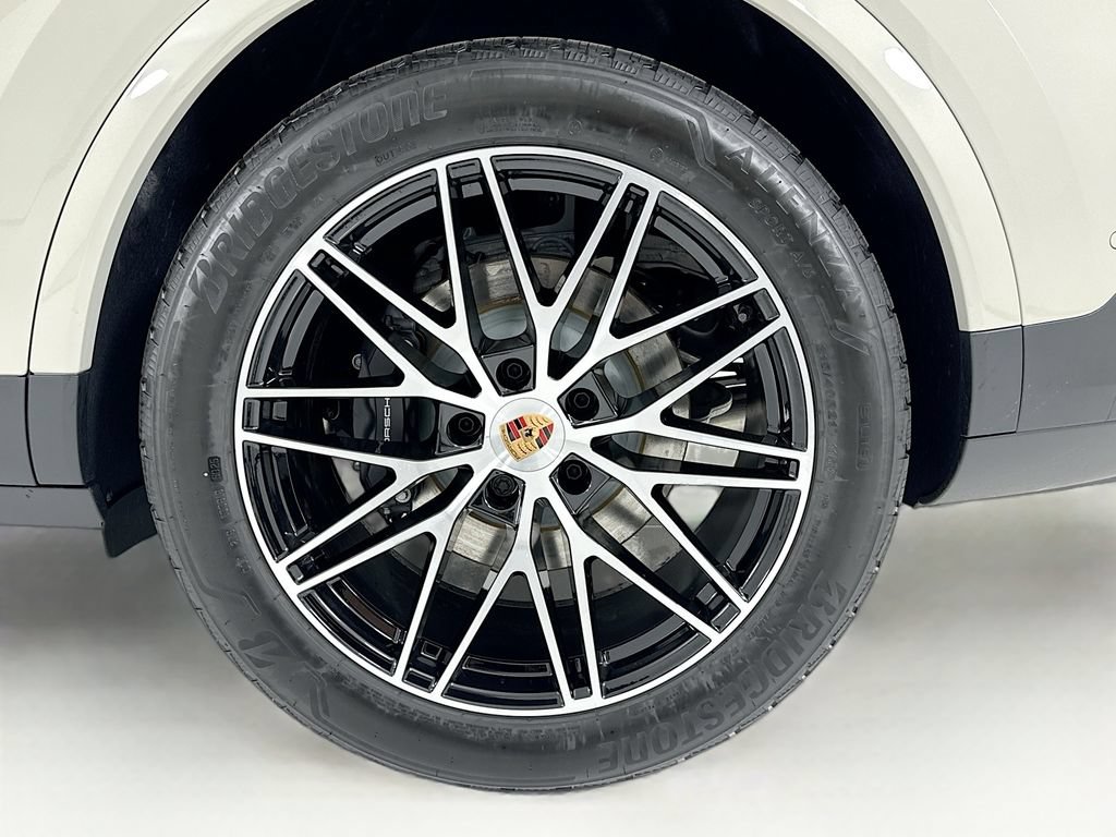 New 2026 Porsche Cayenne E-Hybrid Coupe AWD/4WD image 36