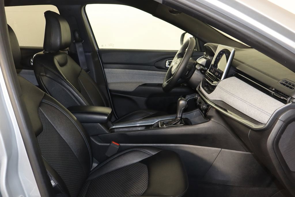 Used 2024 Jeep Compass Latitude image 19