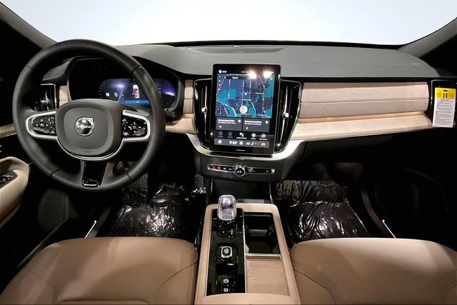 New 2026 Volvo XC90 T8 Plus w/ Protection Package Premier image 6