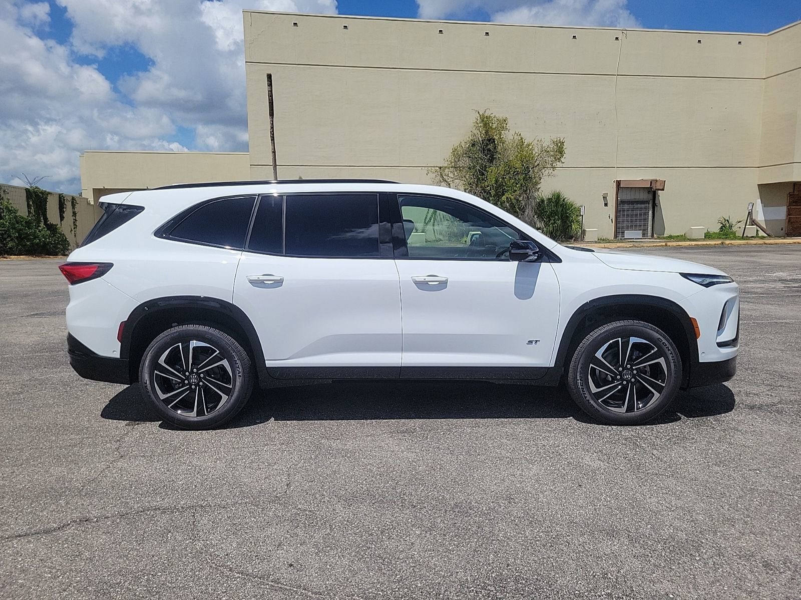 New 2026 Buick Enclave Sport Touring w/ Super Cruise Package FWD image 4