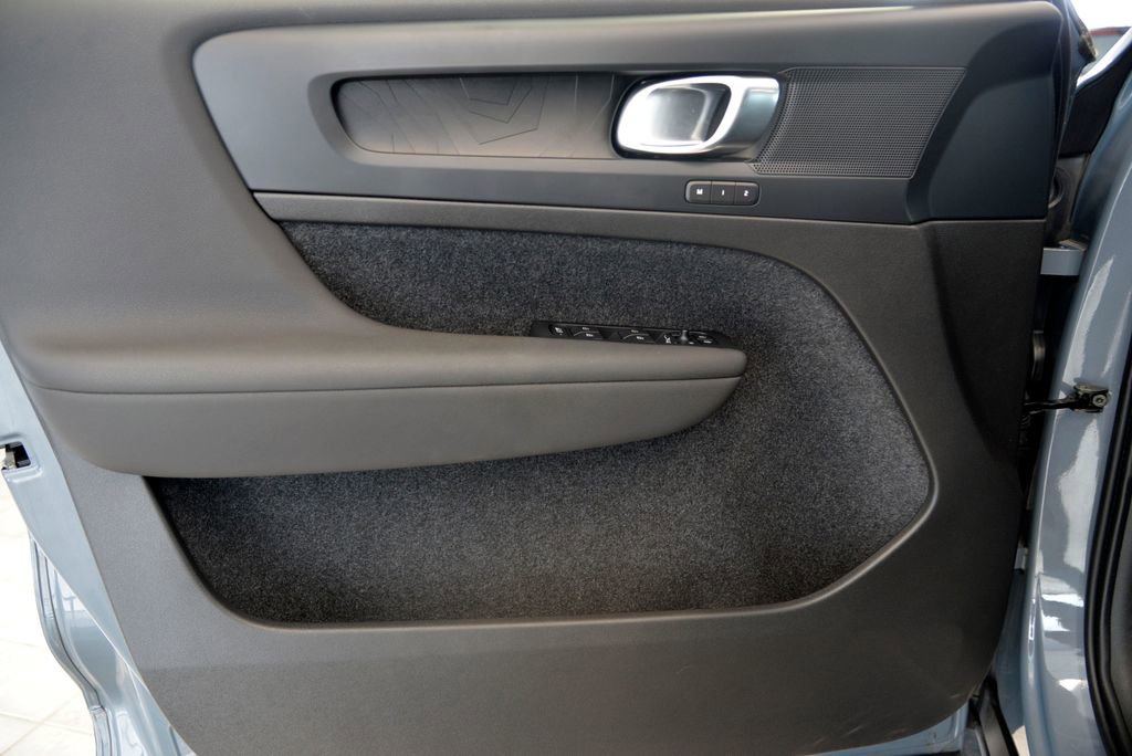 Used 2023 Volvo C40 P8 Recharge Plus image 14