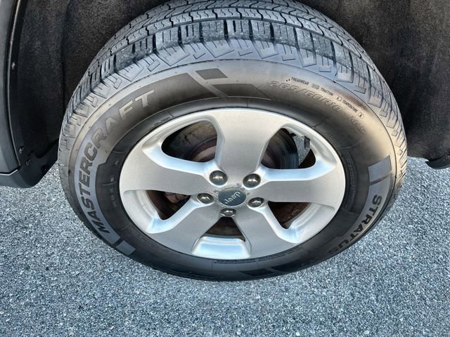 Used 2012 Jeep Grand Cherokee Laredo AWD/4WD image 20