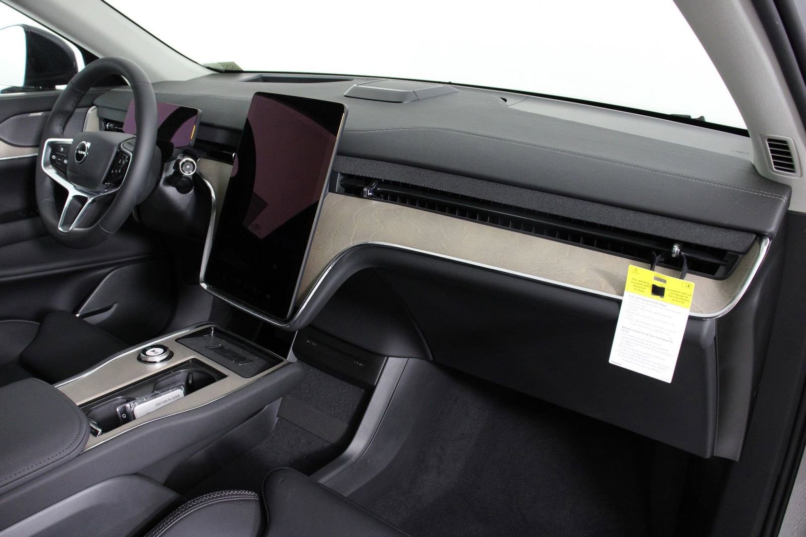 New 2025 Volvo EX90 Plus image 9