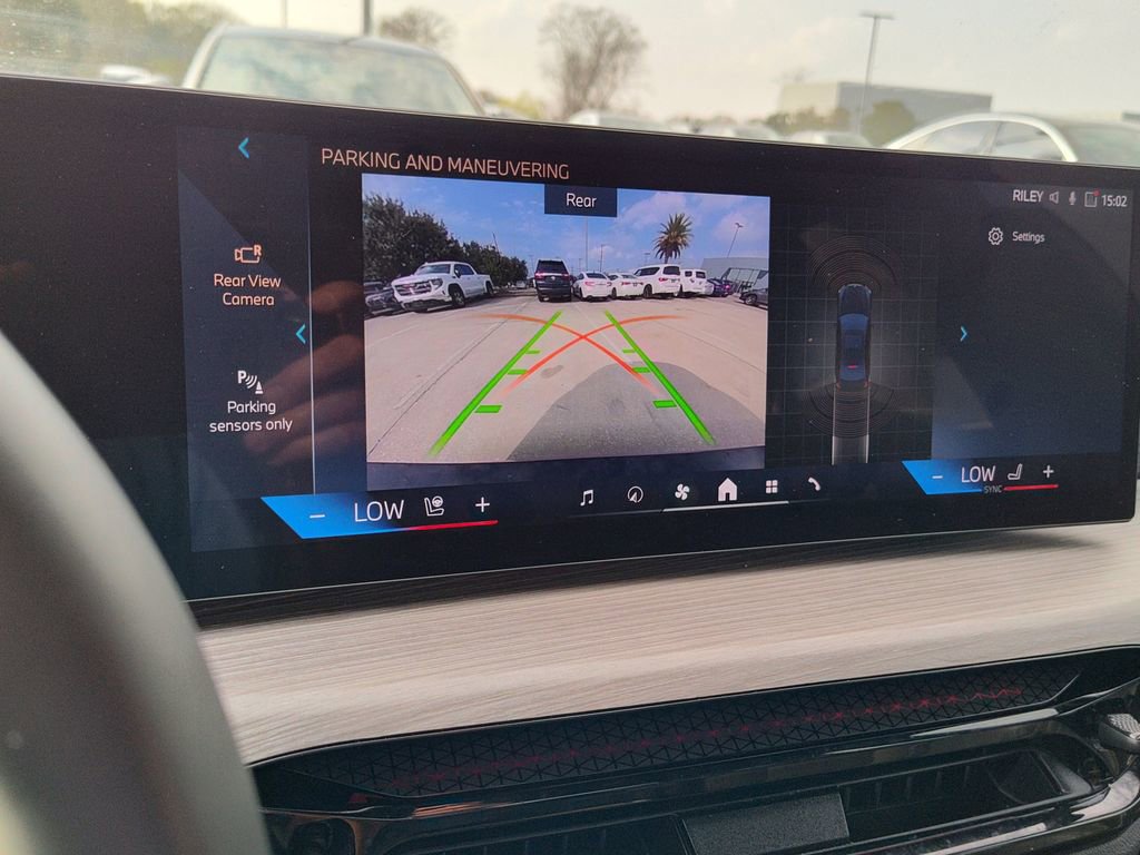 Used 2025 BMW 330i Sedan image 37