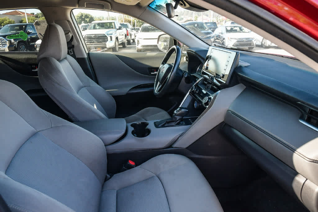Used 2021 Toyota Venza LE AWD/4WD image 17
