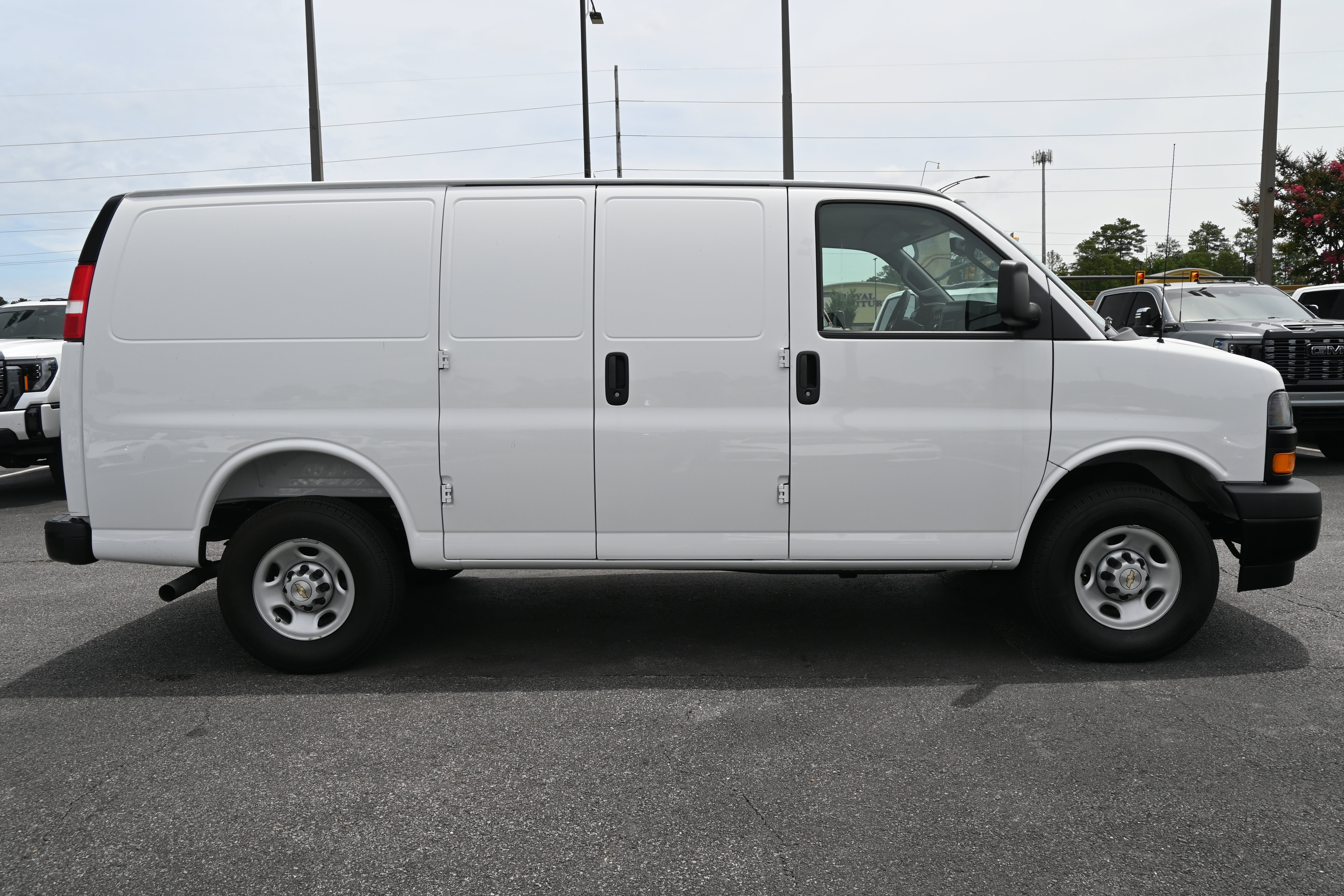 New 2025 Chevrolet Express 2500 w/ Driver Convenience Package RWD image 11
