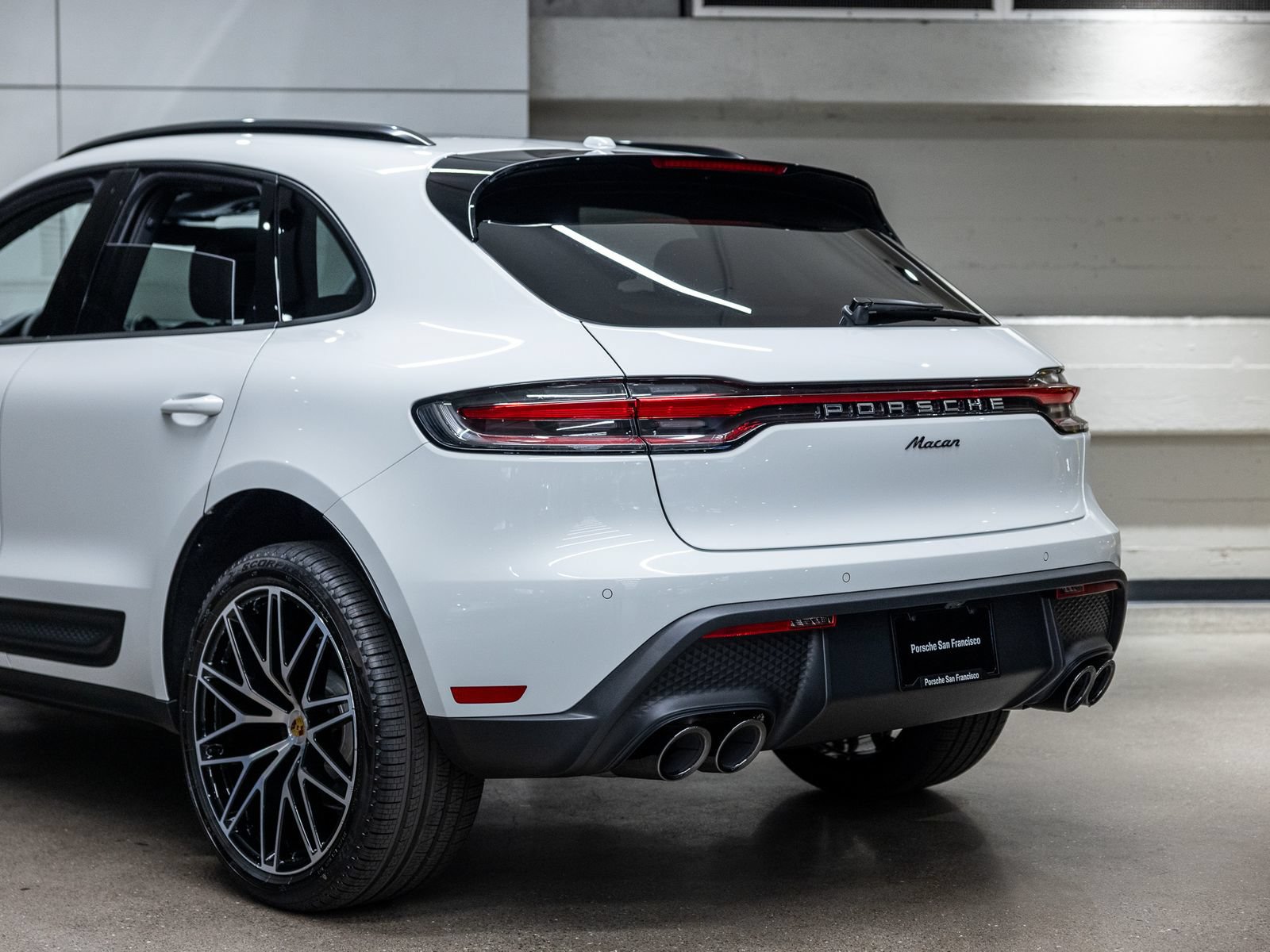 Certified 2026 Porsche Macan AWD/4WD image 23