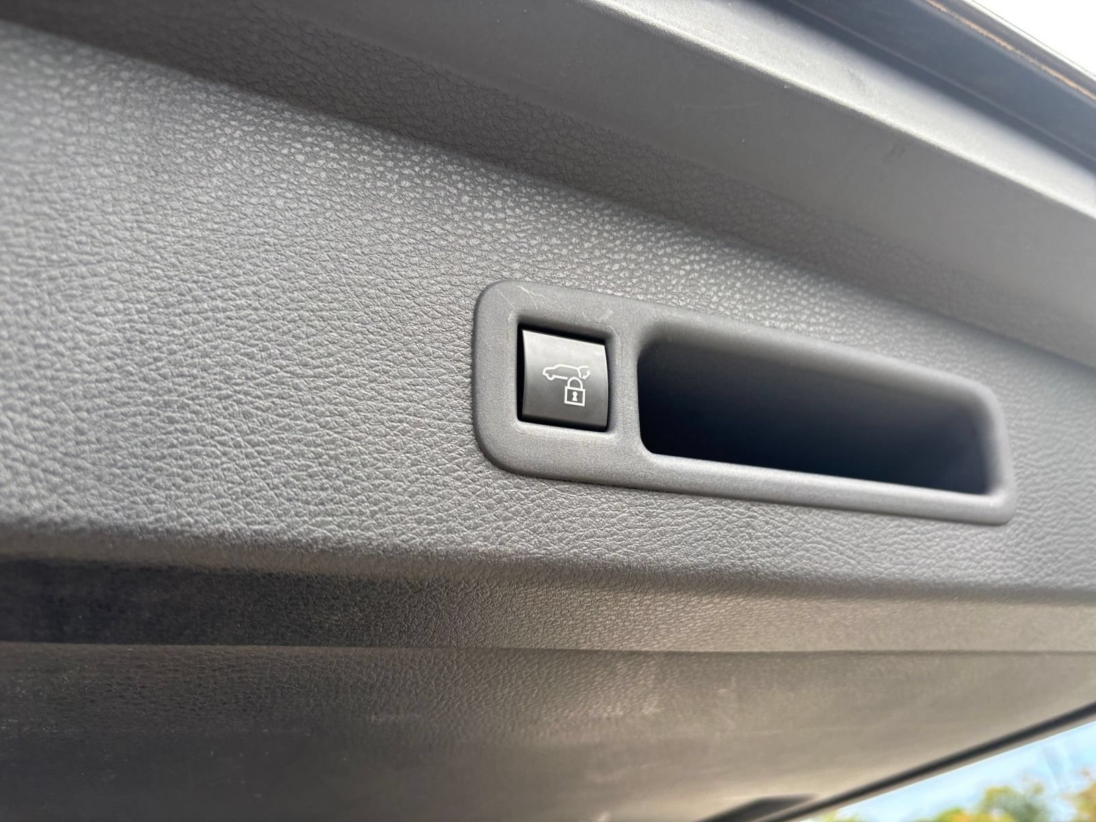 Used 2025 Toyota Sienna XLE FWD image 22