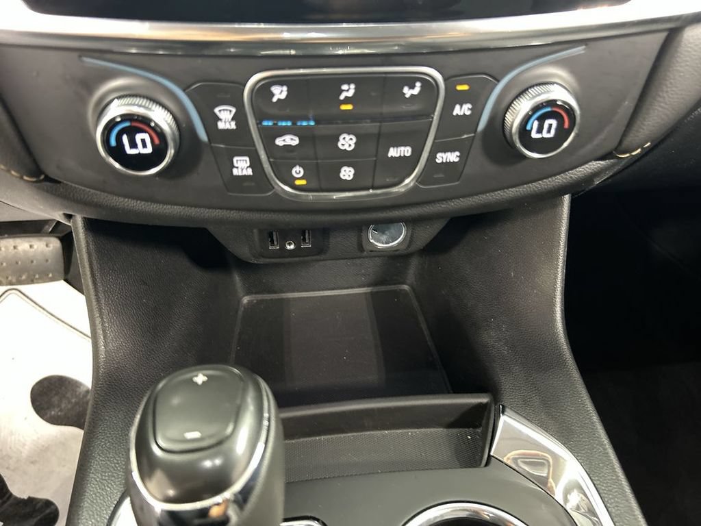 Used 2020 Chevrolet Traverse LS w/ LPO, Black Accent Package AWD/4WD image 16