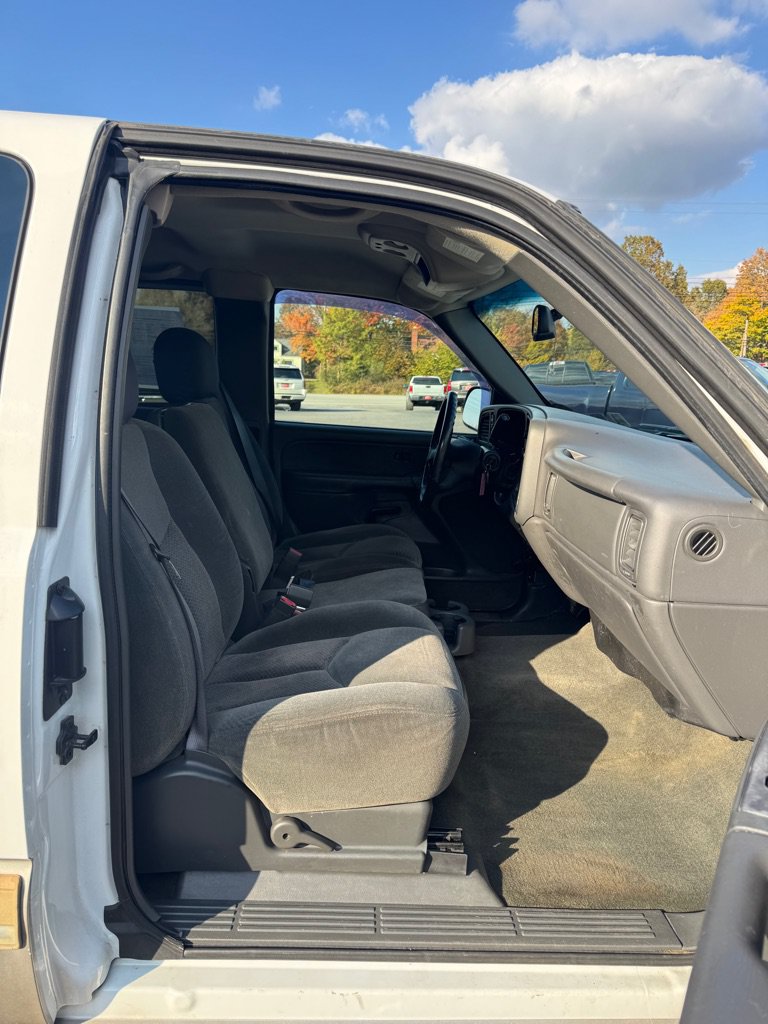 Used 2003 Chevrolet Silverado 1500 LS AWD/4WD image 11