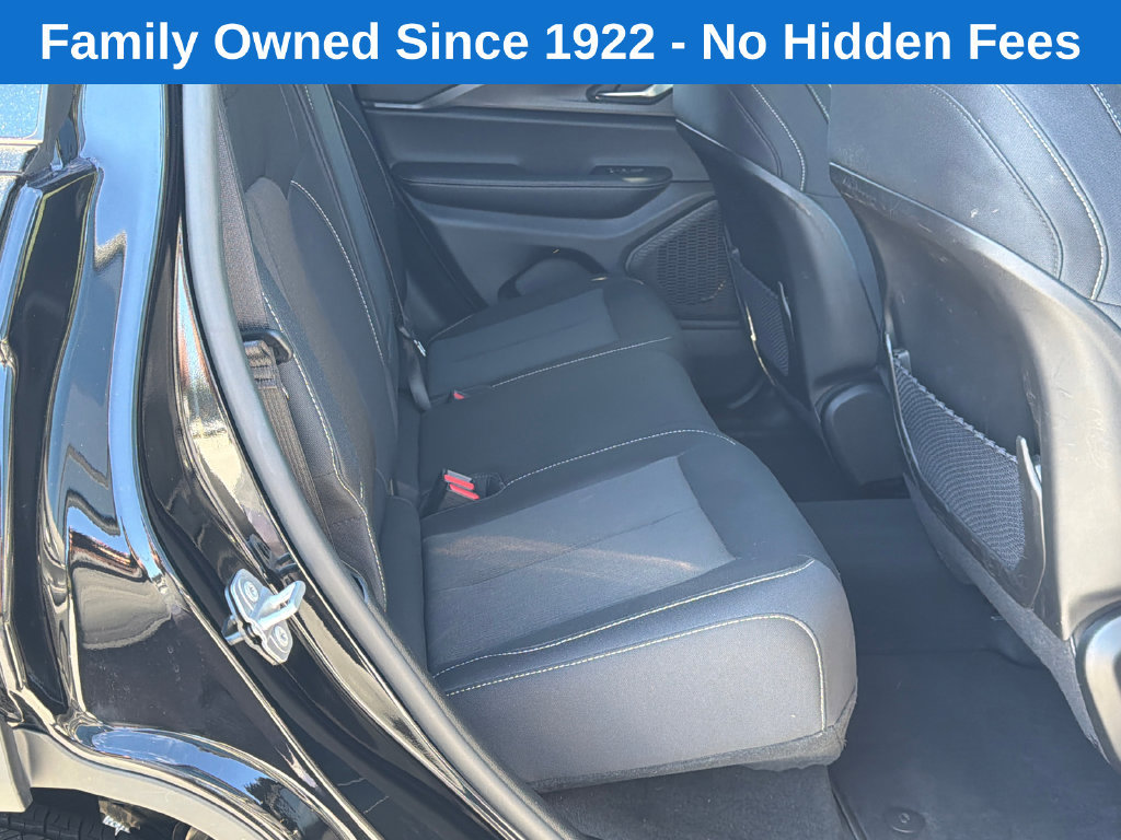 Used 2025 Jeep Grand Cherokee Laredo AWD/4WD image 15