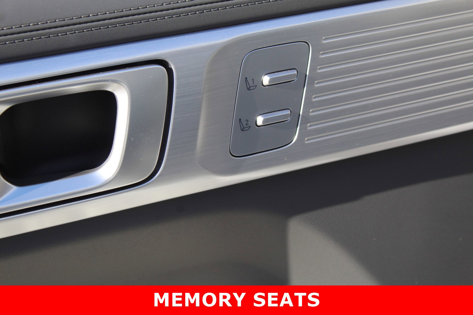 Used 2025 Hyundai Santa Fe Limited image 13