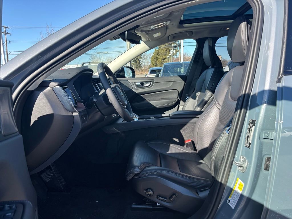 Certified 2024 Volvo XC60 B5 Ultimate w/ Climate Package image 15