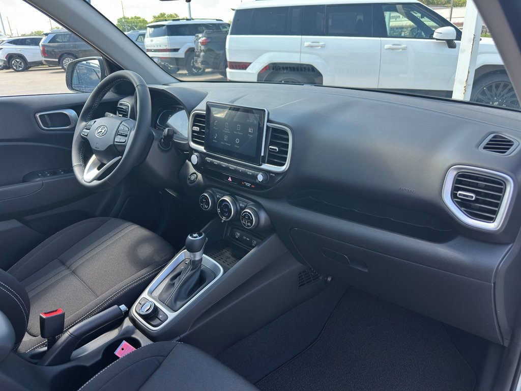 New 2026 Hyundai Venue SEL FWD image 30