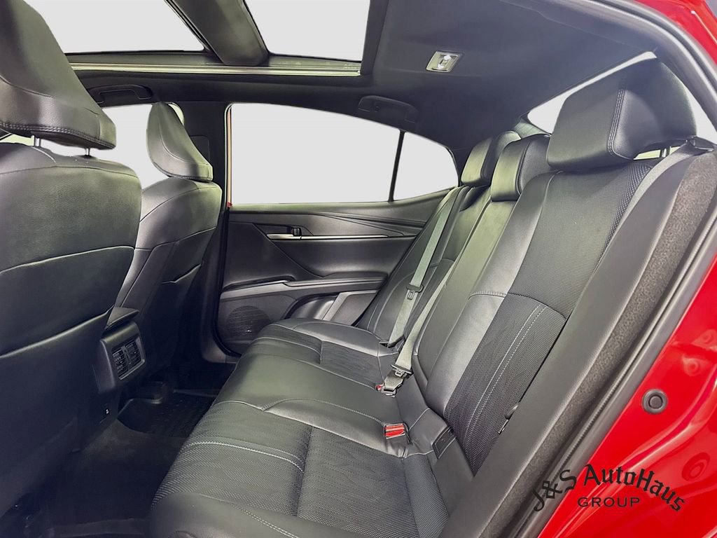 Used 2025 Toyota Camry XSE image 26